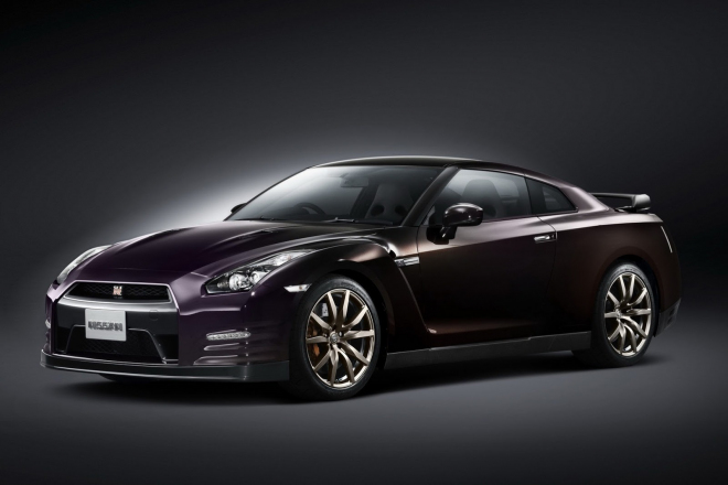 Nissan GT-R Midnight Opal: speciální edice klame jen barvou, stát bude o 120 tisíc víc