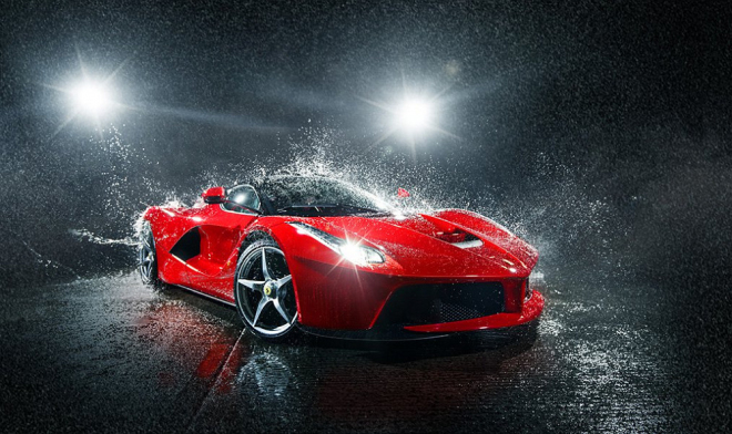 25 nejlepších fotek hypersportů GF Williamse: od LaFerrari po One:1