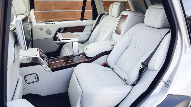 Jen jedna automobilka má ze současné krize radost, její problémy paradoxně řeší