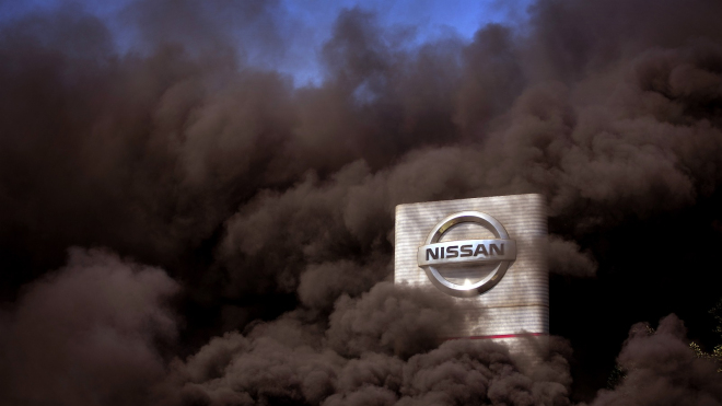 Investoři Nissanu po prodělku 150 miliard ztrácí nervy, rozčiluje je i vyštvání Ghosna