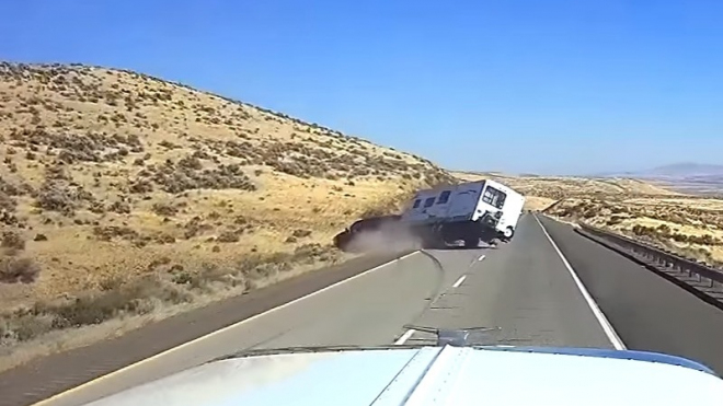 Této nepříjemné nehodě při tažení přívěsu šlo snadno zabránit. Podívejte se, jak