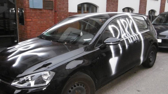 Míříte do Německa? Dejte pozor na špatné parkování, teď vám tam za něj i zdevastují auto