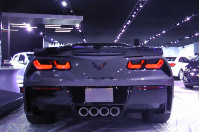 Nový Chevrolet Corvete Z06 2015 převedl svůj zvuk při pohybu po Cobo (video)