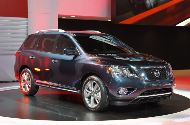 Nissan Pathfinder 2012: první fotky nové generace jsou venku