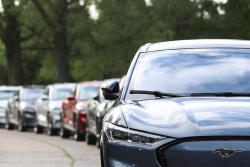 Studie potvrdila smutnou pravdu o zákaznících elektromobilů, o samotná auta zase tak moc nestojí