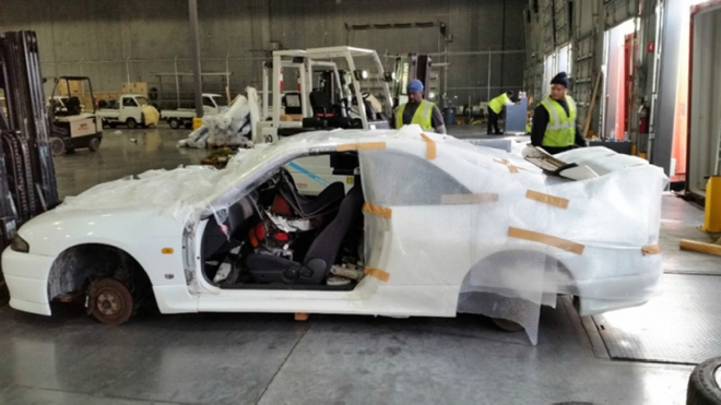 Tento Nissan Skyline GT-R R33 má cenu 20 let života ve vězení, naštěstí ne u nás