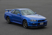 Les Japonais gardent en stock des milliards d'exemplaires de la légendaire Nissan GT-R R34, dans quelques semaines ils pourront les rentabiliser - 2 - Nissan Skyline GT-R R34 V-Spec II illustrative photo 02