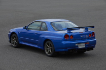 Les Japonais gardent en stock des milliards d'exemplaires de la légendaire Nissan GT-R R34, dans quelques semaines ils pourront les rentabiliser - 3 - Nissan Skyline GT-R R34 V-Spec II illustrative photo 03