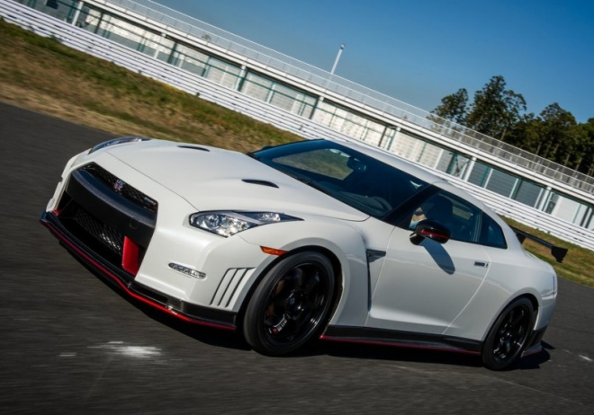 Nissan GT-R Nismo 2014 na nových fotografiích a videu z okruhu Sodegaura
