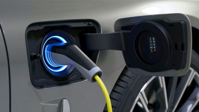 Němci v průzkumu řekli, kdy by přijali elektromobily, většina má jednoznačný postoj