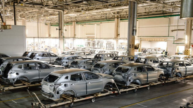 Opuštěná továrna Nissanu v Rusku má nového majitele, její budoucí osud je fascinující
