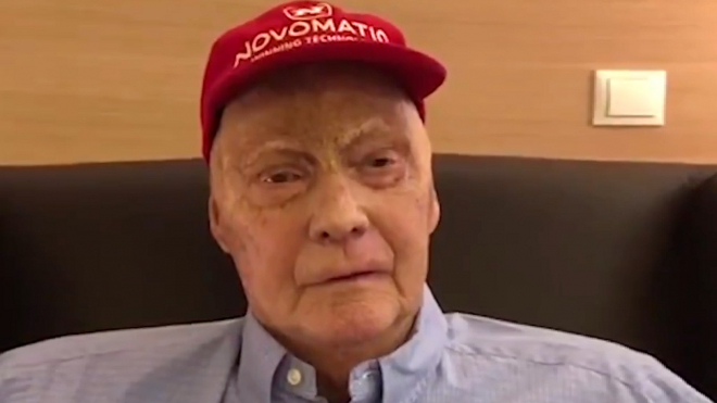 Niki Lauda zemřel, následkům 43 let staré nehody nakonec neunikl