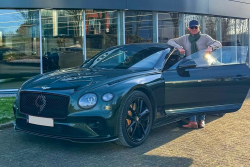 Muž najel s novým kupé Bentley s motorem W12 za pár let neuvěřitelné kilometry, jen za benzin zaplatil tolik, kolik jste vy dali za několik aut