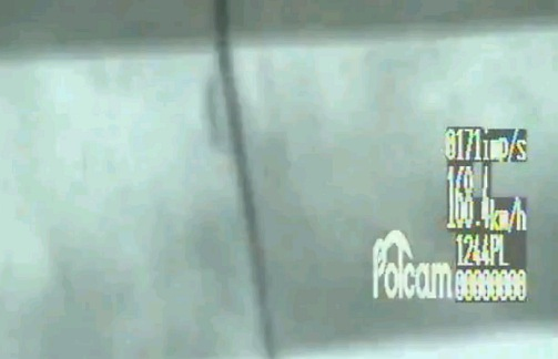 Nehoda policejního VW Passat R36 na videu: tak se pomáhá na D8