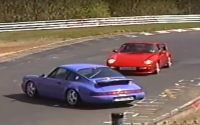 Videa z Nordschleife z 90tých let ukazují hlavně to, jak moc se svět za 20 let zmenšil