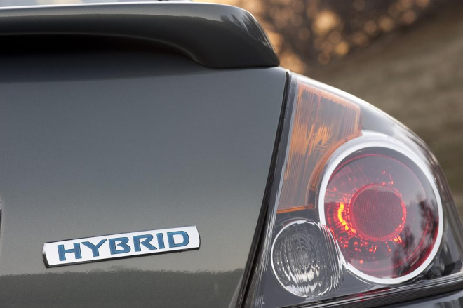 Nissan chce do roku 2016 představit 15 nových hybridů, elektromobily nejedou