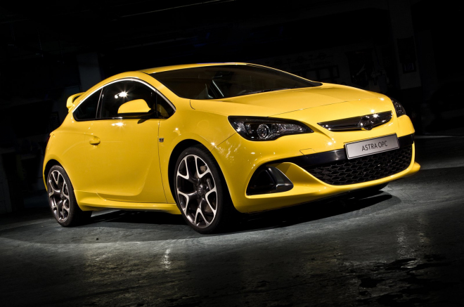 Opel Astra OPC 2012: zatím jen pár nových fotek do party