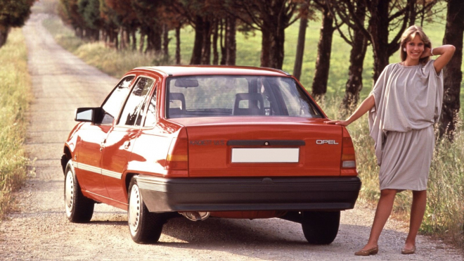 Ženě před 26 lety ukradli auto. Teď se po takové době našlo a policie jí jen hrozí pokutou