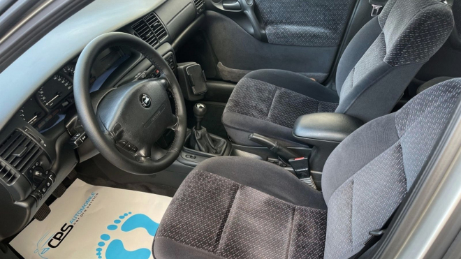 Dodnes zánovní hit, z nějž naprostou většinu rozežrala rez, nikdo nechce, teď je k mání za pakatel