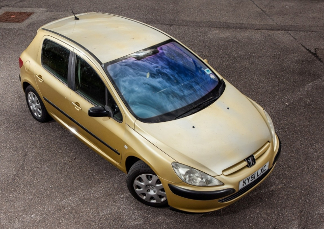Brit nabízí ojetý Peugeot 307 zdarma, je to prý nechutné auto