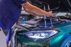 Německé automobilky s brutálním propadem zisků čelí hororovému scénáři. Sami Němci shrnuli, co rozhodne o jejich osudu