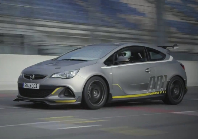 Opel Astra OPC Extreme na videu předvádí, jak zní více než 300 koní v Astře