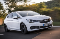 Opel Astra OPC Line je velká show s žádným go, ale sympatická