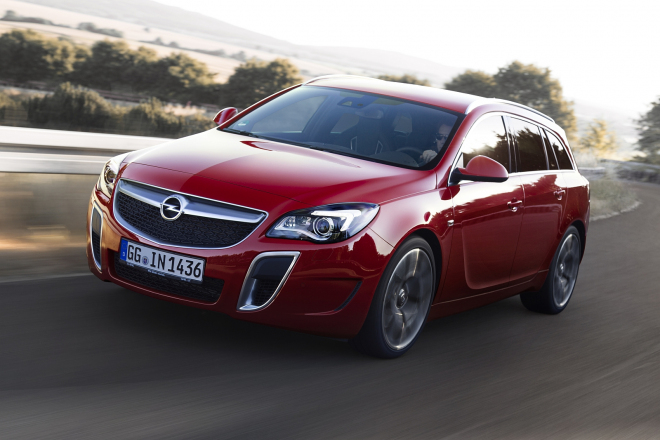 Opel Insignia OPC 2014: facelift výkon nemění, jízdní vlastnosti vylepšit má