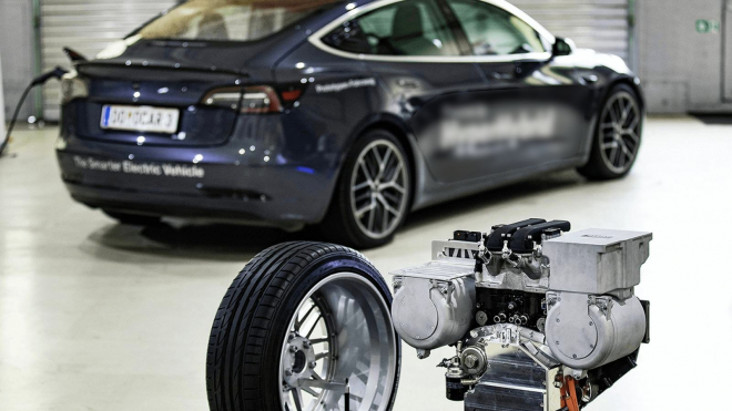 Rakušané zkusili vyřešit největší problémy elektromobilů, Tesla ujede až 1500 km, stojí míň