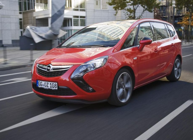 Opel Zafira Tourer 2,0 CDTI BiTurbo: 195 naftových koní pro MPV dorazilo i k nám