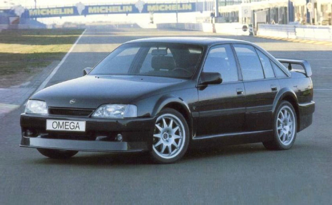 Opel Omega Evo 500: homologační speciál pro DTM je teď raritou