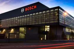 Německé automobilové firmy začínají padat jako kostky domina. A pokud nekrachují, propouští ve velkém