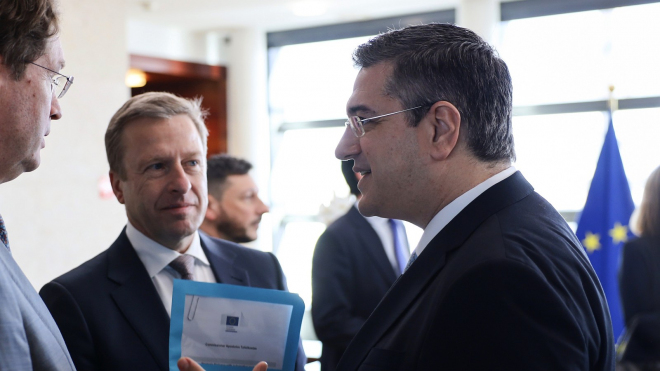 Šéf BMW přiostřil svůj odpor k EU. Zákaz spalovacích aut je podle něj &bdquo;velký omyl&rdquo;, zabije polovinu autoprůmyslu v Evropě