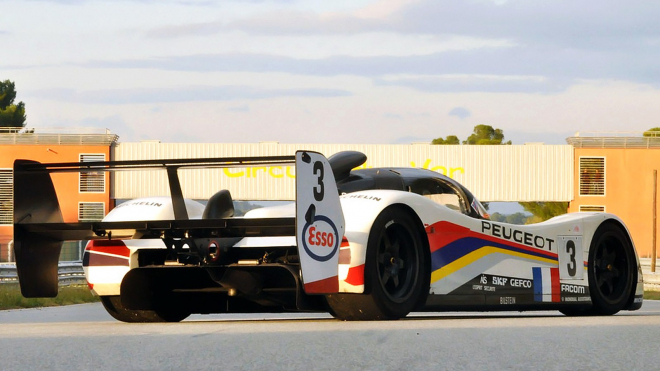 Legendární závodní Peugeot předvedl jekot svého motoru V10, vaše uši se budou tetelit blahem