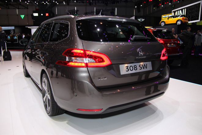 Peugeot 308 SW 2014: nové fotky a detaily odhalují touhu jezdit za 3,2 litru