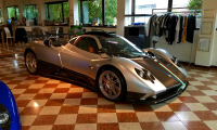Tohle Pagani Zonda má na tachometru 1 milion km. Říká si Babička
