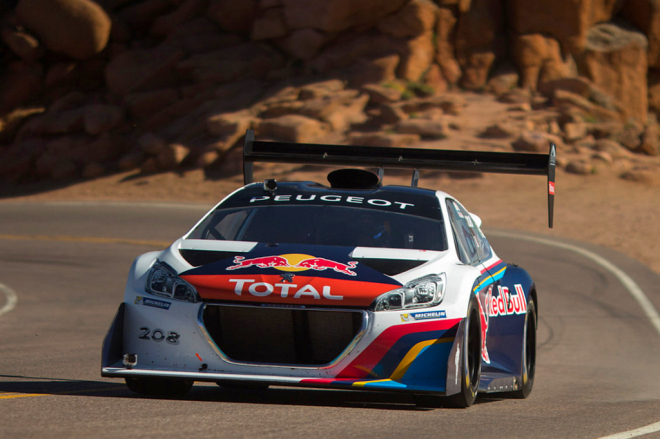 Loeb dále vládne časům na Pikes Peak 2013, letos se asi pojede jen o druhé místo