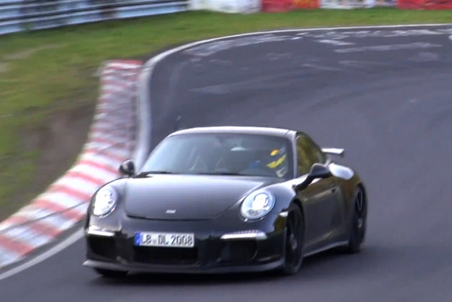Porsche 911 991 Turbo a GT3: prototypy v ostré akci při testech na Nordschleife (video)