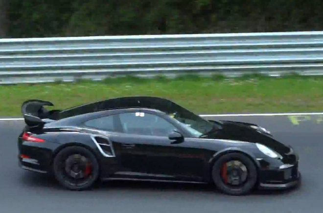 Porsche 911 GT2 a GT2 RS 2014: prototypy už brousí asfalt na Nordschleife (video)