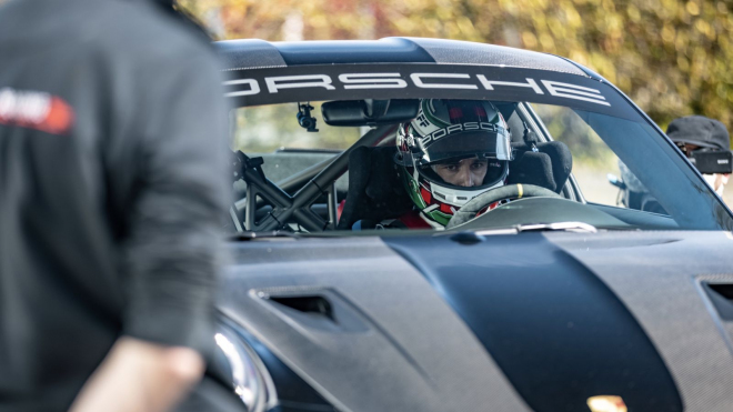 Provokace: Porsche zajelo rekord okruhu mezi silničními auty s vozem, který už 6 let nevyrábí