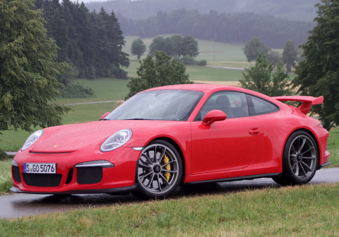 Porsche zastavilo dodávky hořících GT3 a majitelům vzkázalo, ať raději nejezdí