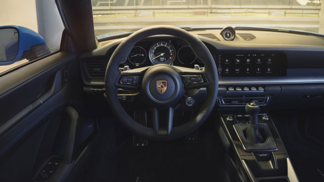 Němci vzpomínají na staré časy, s poslední novinkou jezdili 17 hodin v kuse 300 km/h