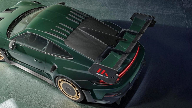 Nový vrchol sportovních silničních Porsche je tak brutální extrém, že mu sebrali i zadní okno