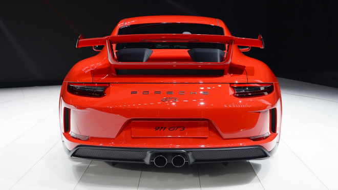 Porsche vážně obrátilo běh dějin, 911 GT3 po faceliftu má zpět manuální řazení