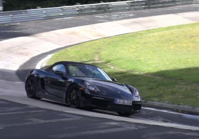 Porsche Boxster 2017 s čtyřválcem řádí na Ringu, zní více než hlasitě (video)