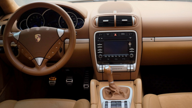 Porsche říká, že nikdy nepostaví SUV ve verzi GT. Asi zapomnělo, že je dávno dělá