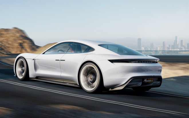 Porsche Mission E: Panamera budoucnosti má 600 koní, Ring dá pod 8