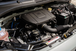 Přes 70 procent nových aut bude mít i v roce 2035 spalovací motor, řekl zaskočeným fanouškům elektromobilů šéf amerického Bosche