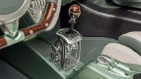 Italové odhalili další automobilovou lahůdku. Uměleckému dílu s 846koňovým V12 nechybí ani „to správné” řazení