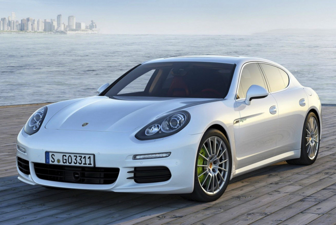 Porsche Panamera 2013: unikly fotky i detaily k faceliftu Panamery